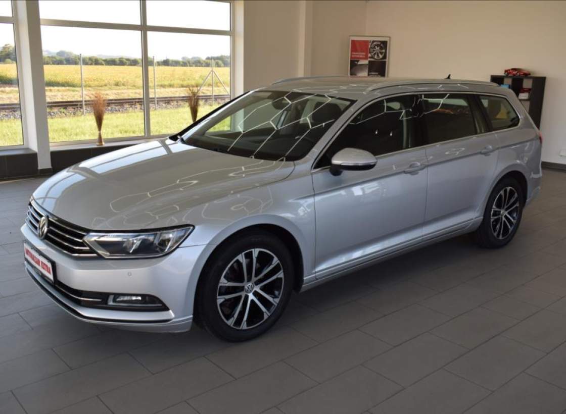 Volkswagen - Passat
