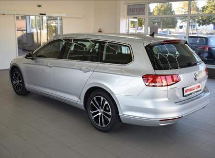 Volkswagen - Passat