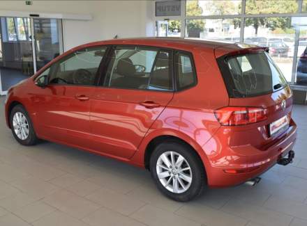 Volkswagen - Golf
