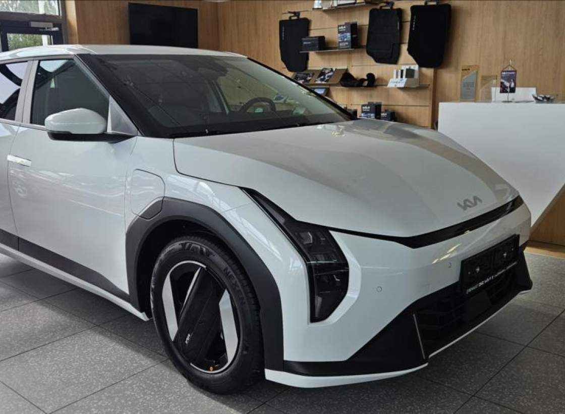 Kia - EV4