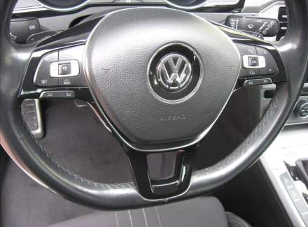 Volkswagen - Passat