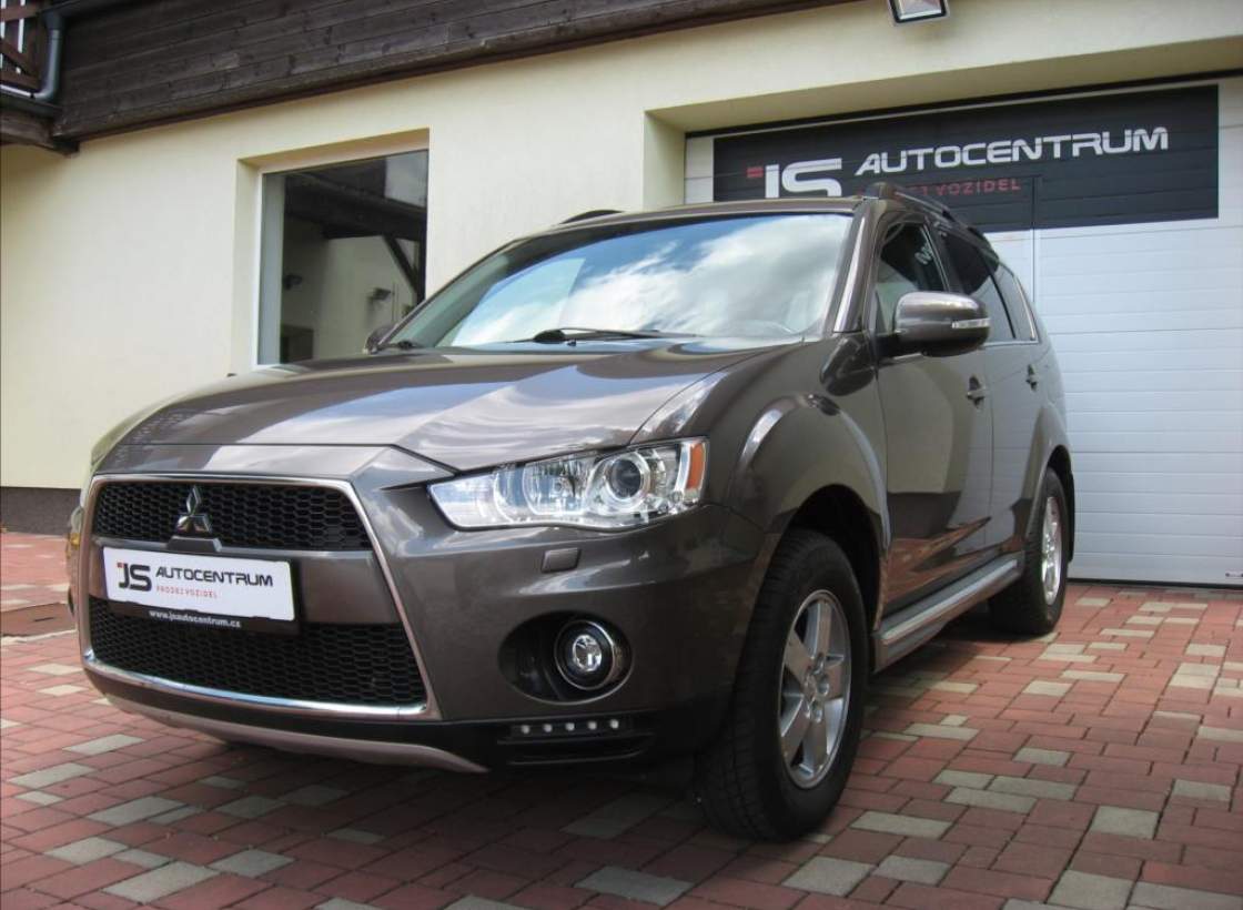 Mitsubishi - Outlander