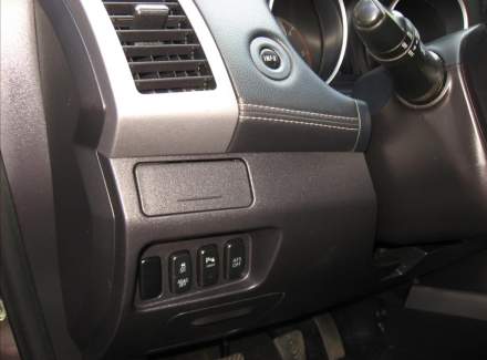 Mitsubishi - Outlander