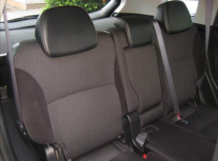 Mitsubishi - Outlander