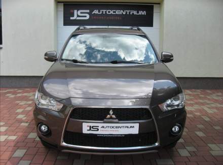 Mitsubishi - Outlander
