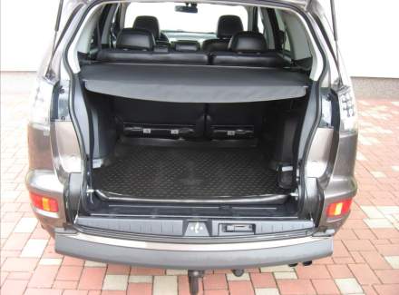 Mitsubishi - Outlander