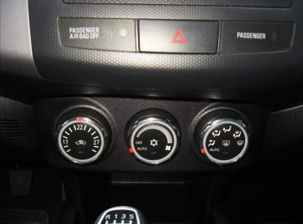 Mitsubishi - Outlander