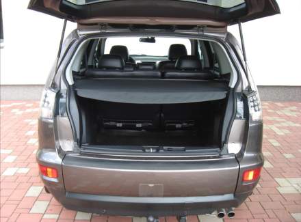 Mitsubishi - Outlander