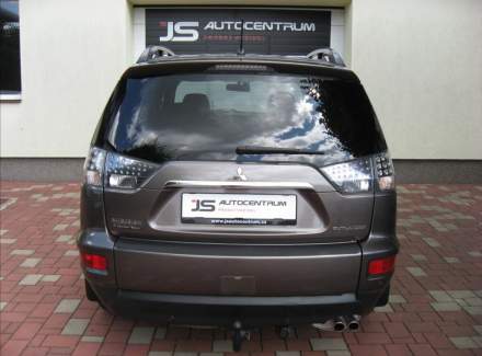 Mitsubishi - Outlander