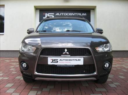 Mitsubishi - Outlander