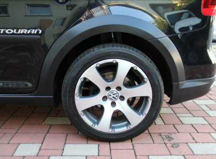 Volkswagen - Touran
