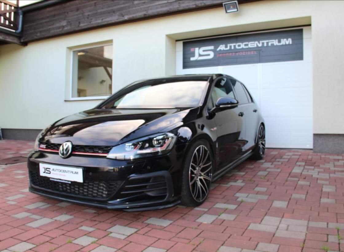 Volkswagen - Golf