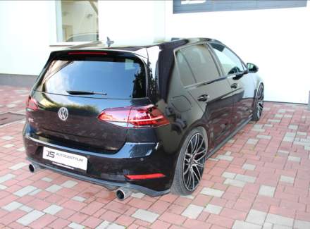 Volkswagen - Golf