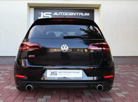 Volkswagen - Golf