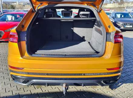 Audi - Q8