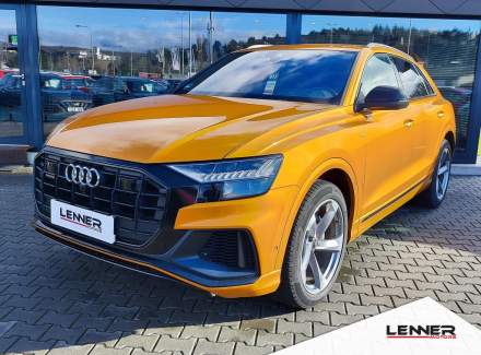 Audi - Q8