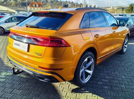 Audi - Q8