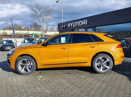 Audi - Q8