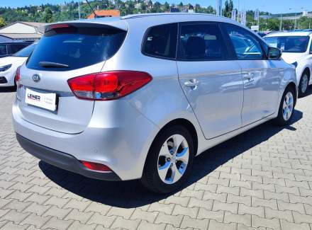 Kia - Carens