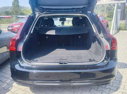 Volvo - V90