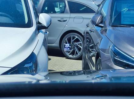 Mercedes-Benz - E-class