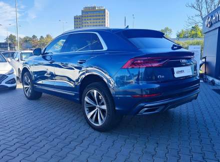 Audi - Q8