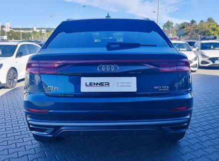 Audi - Q8