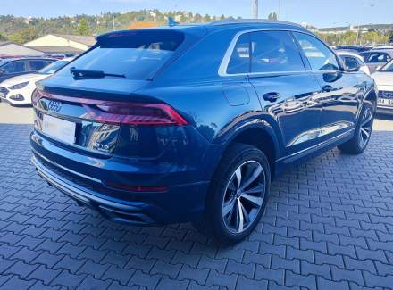 Audi - Q8
