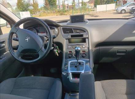 Peugeot - 5008