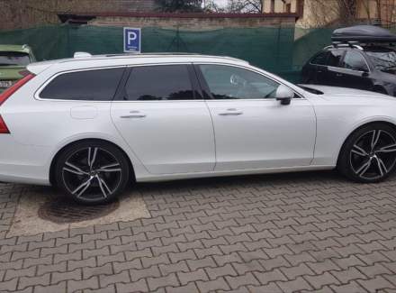 Volvo - V90