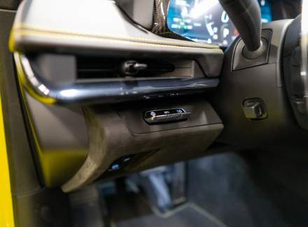 Chevrolet - Corvette