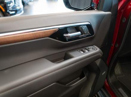 Chevrolet - Suburban