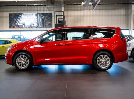 Chrysler - Pacifica