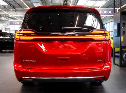 Chrysler - Pacifica
