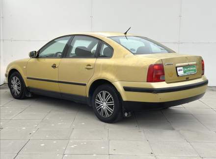 Volkswagen - Passat