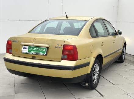 Volkswagen - Passat