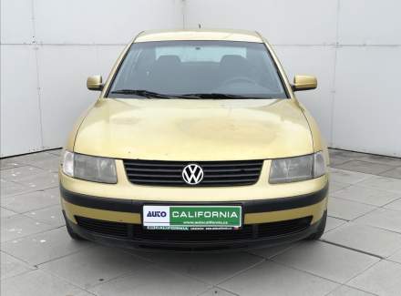 Volkswagen - Passat