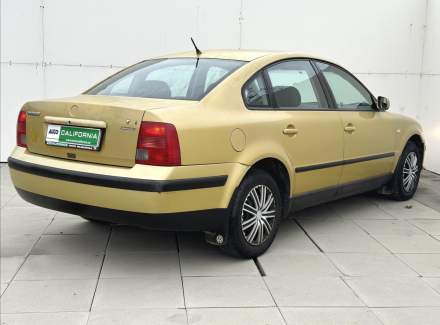Volkswagen - Passat