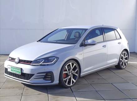 Volkswagen - Golf