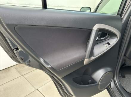 Toyota - RAV 4