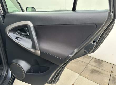 Toyota - RAV 4