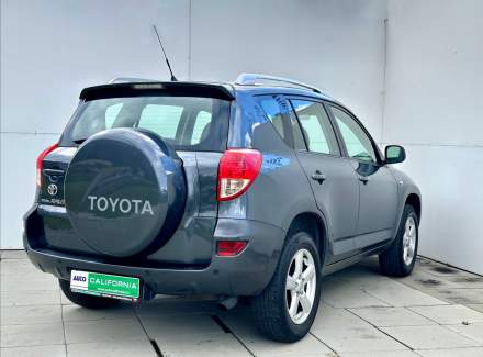 Toyota - RAV 4