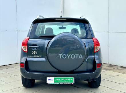 Toyota - RAV 4