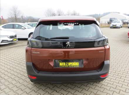 Peugeot - 5008
