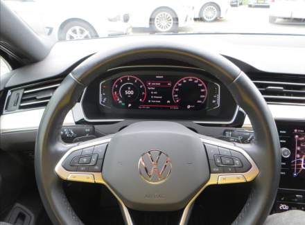Volkswagen - Passat