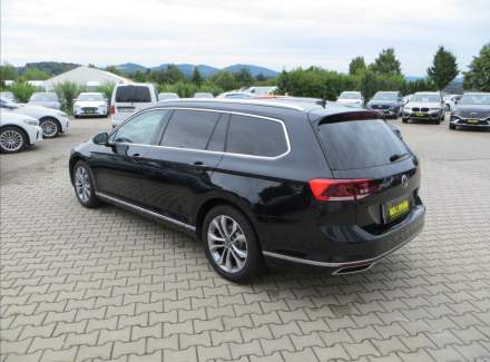 Volkswagen - Passat