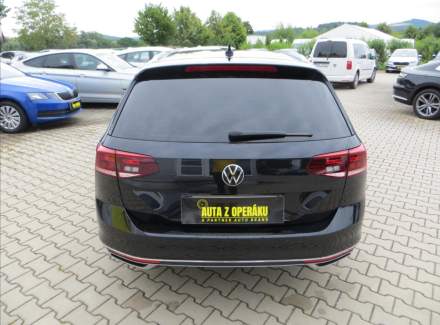 Volkswagen - Passat