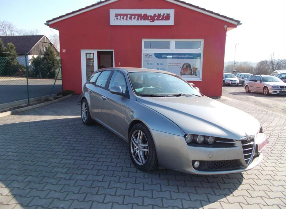Alfa Romeo - 159