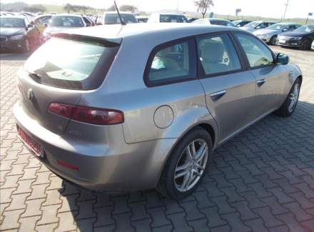 Alfa Romeo - 159