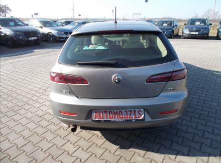 Alfa Romeo - 159